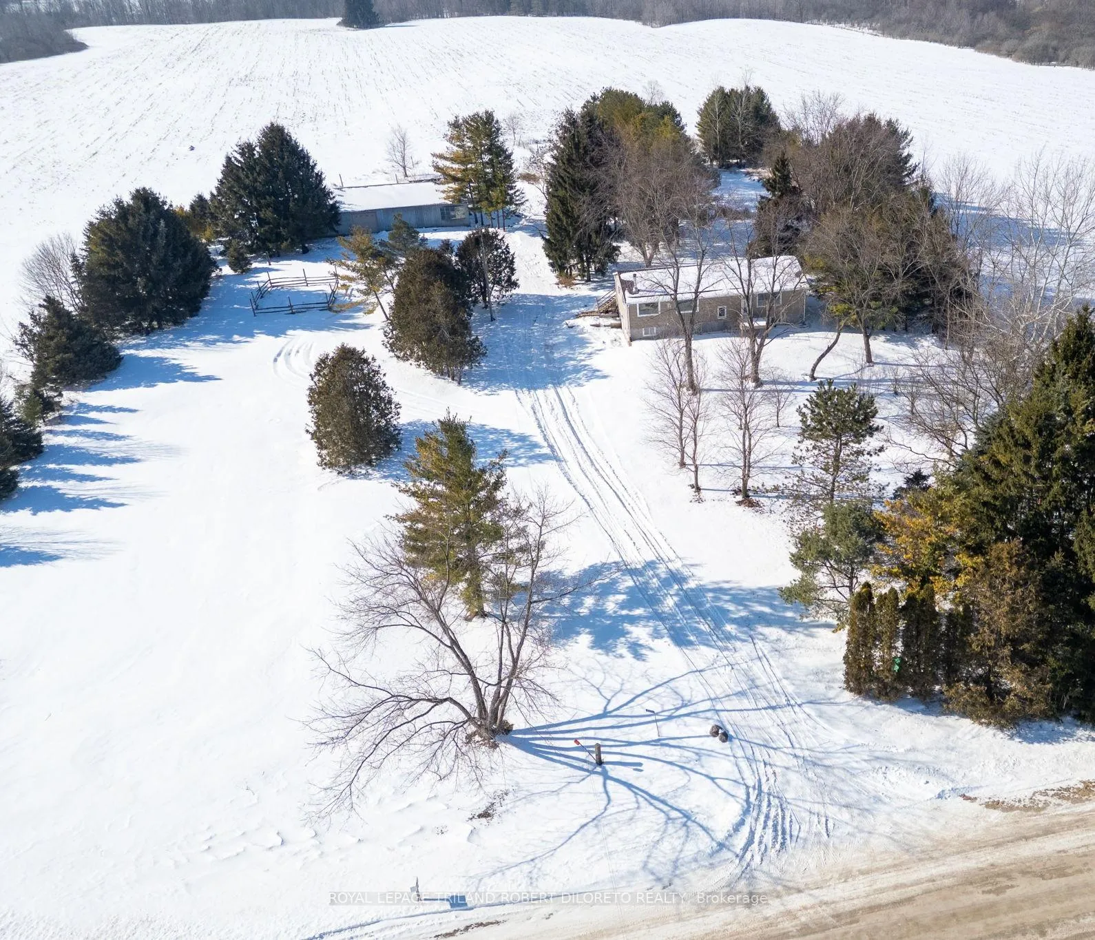 Photo 1 of 21477 Springfield Road, Southwest Middlesex, Rural Southwest Middlesex — HOMEH