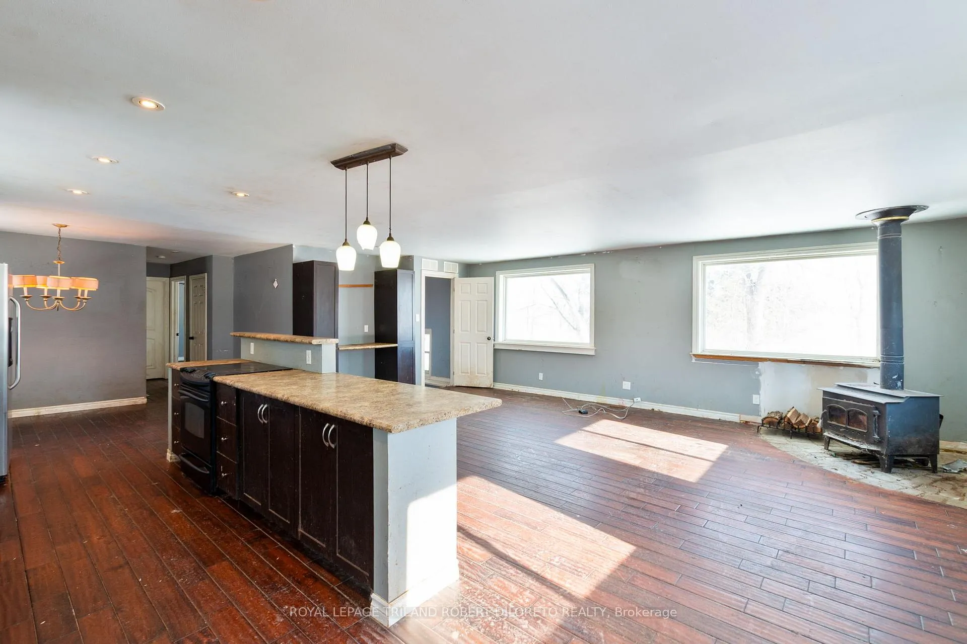 Photo 6 of 21477 Springfield Road, Southwest Middlesex, Rural Southwest Middlesex — HOMEH