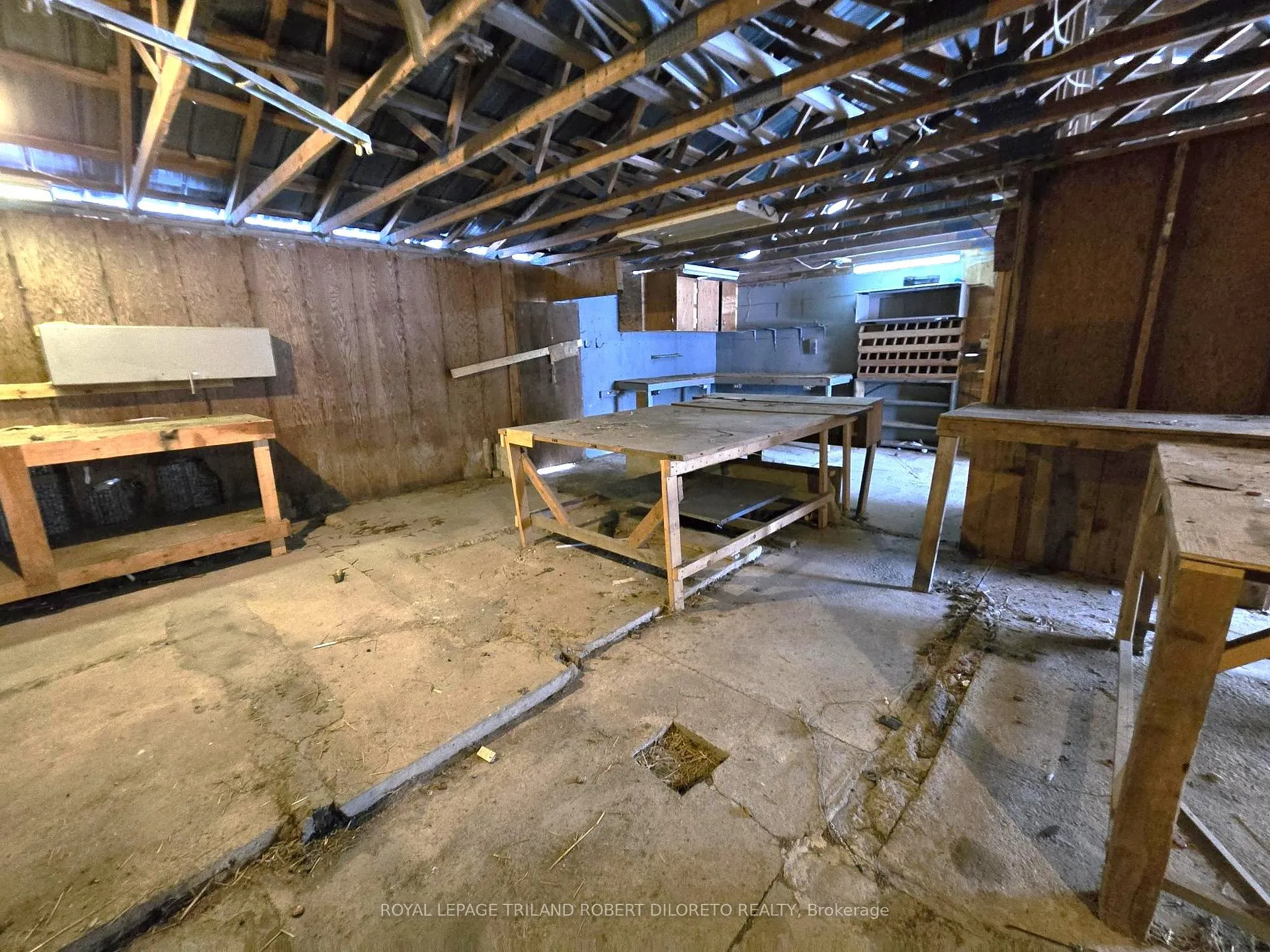 Photo 15 of 21477 Springfield Road, Southwest Middlesex, Rural Southwest Middlesex — HOMEH