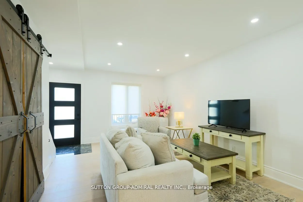 Photo 4 of Unit Main & 2nd, 70 Carlaw Avenue, Toronto, South Riverdale — HOMEH