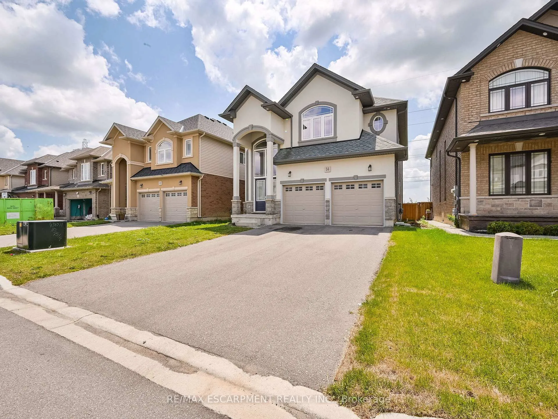 Photo 2 of 56 Dolomiti Court, Hamilton, Rural Glanbrook — HOMEH