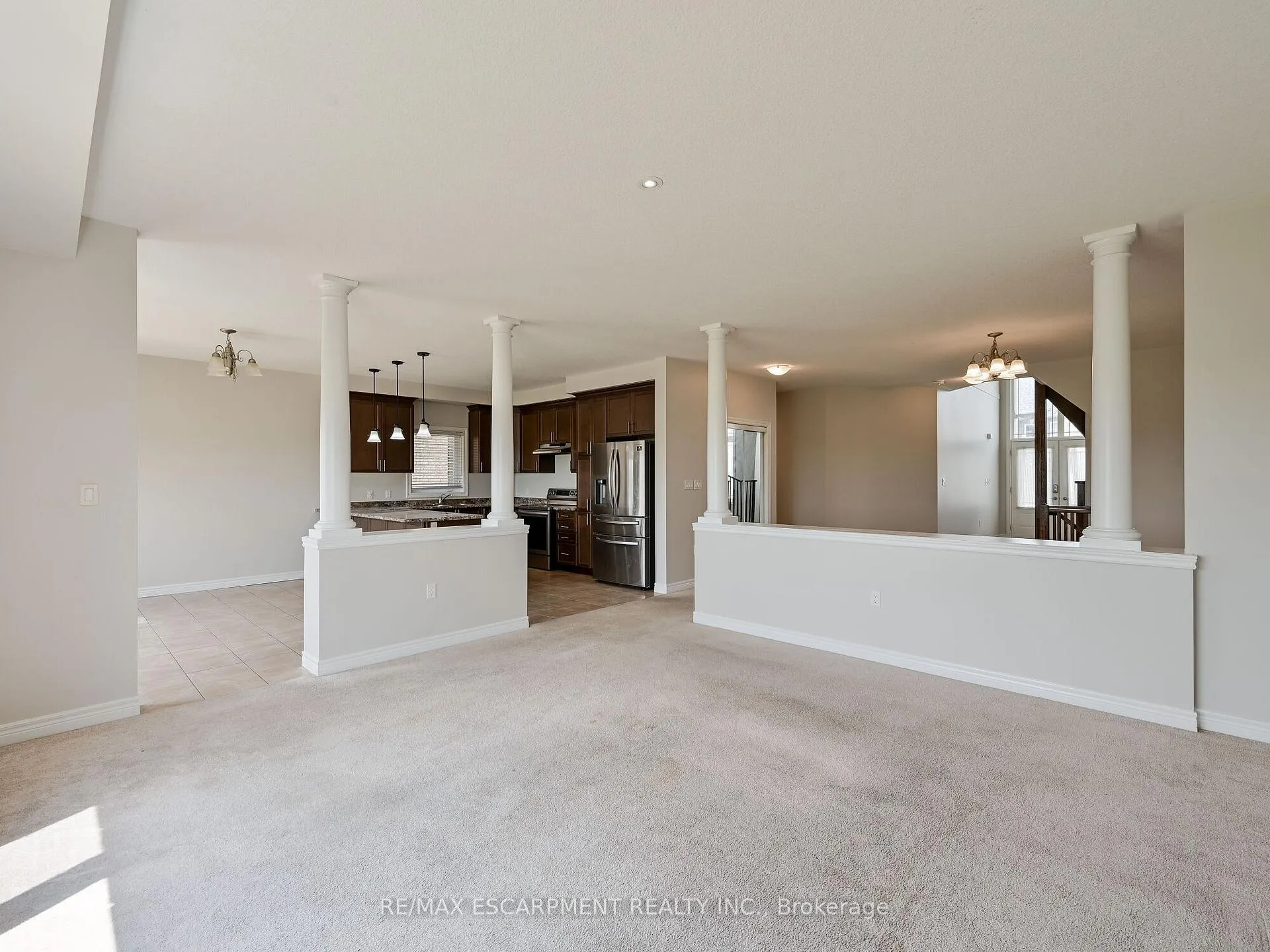 Photo 11 of 56 Dolomiti Court, Hamilton, Rural Glanbrook — HOMEH