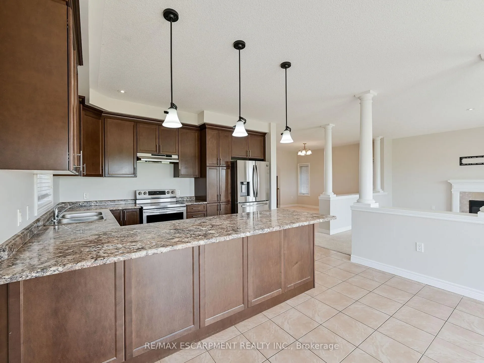 Photo 14 of 56 Dolomiti Court, Hamilton, Rural Glanbrook — HOMEH