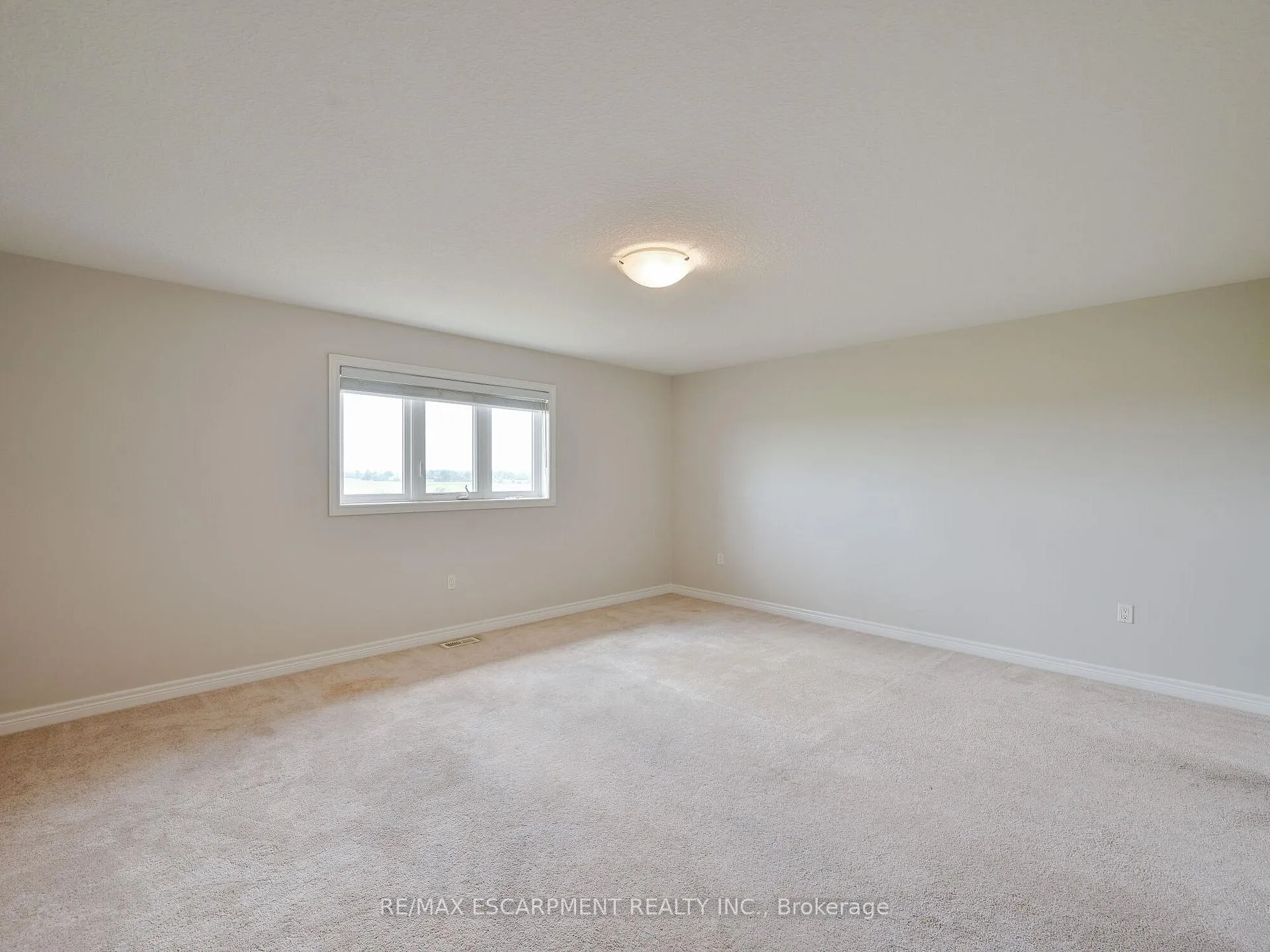 Photo 20 of 56 Dolomiti Court, Hamilton, Rural Glanbrook — HOMEH