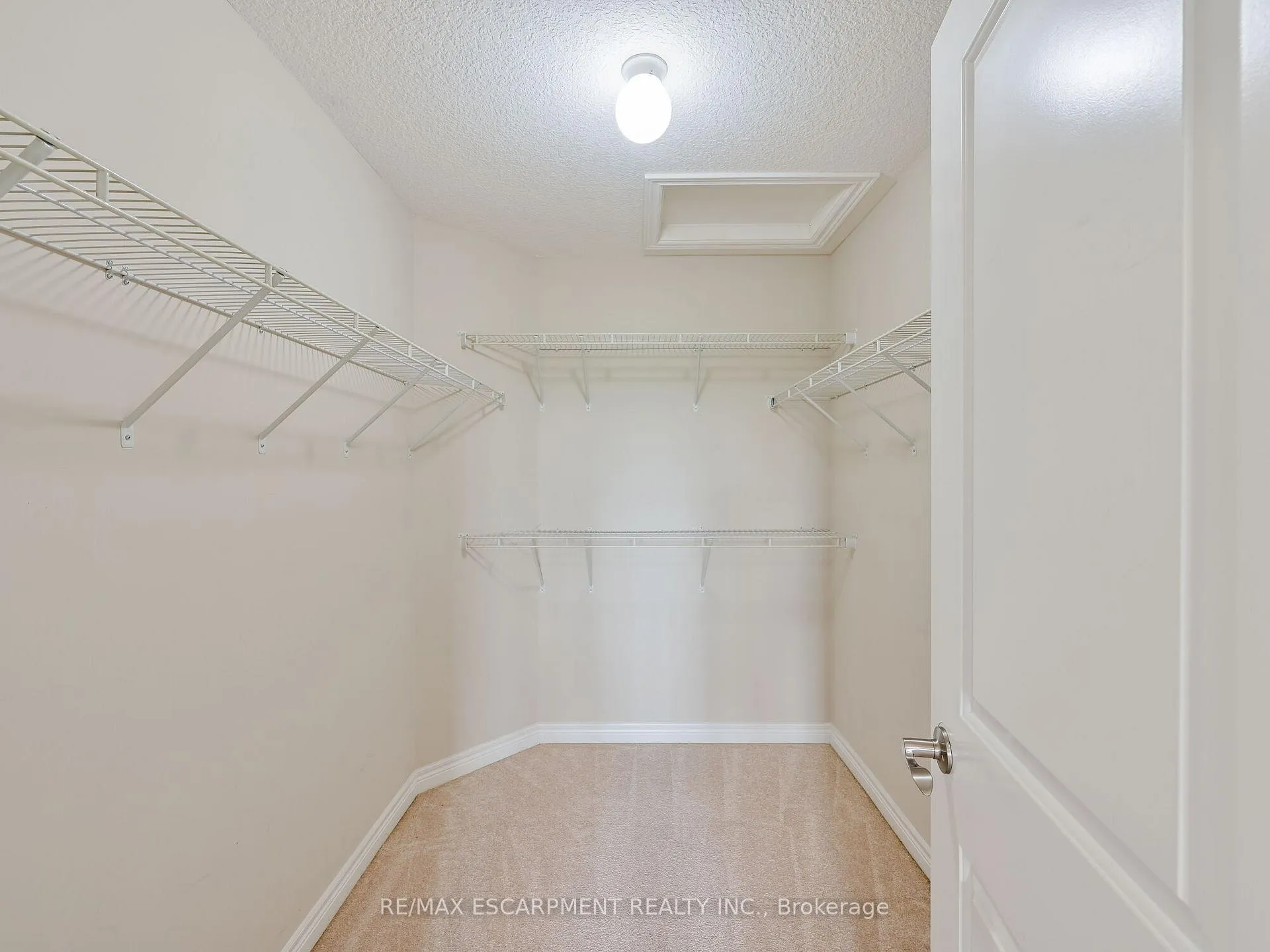Photo 24 of 56 Dolomiti Court, Hamilton, Rural Glanbrook — HOMEH