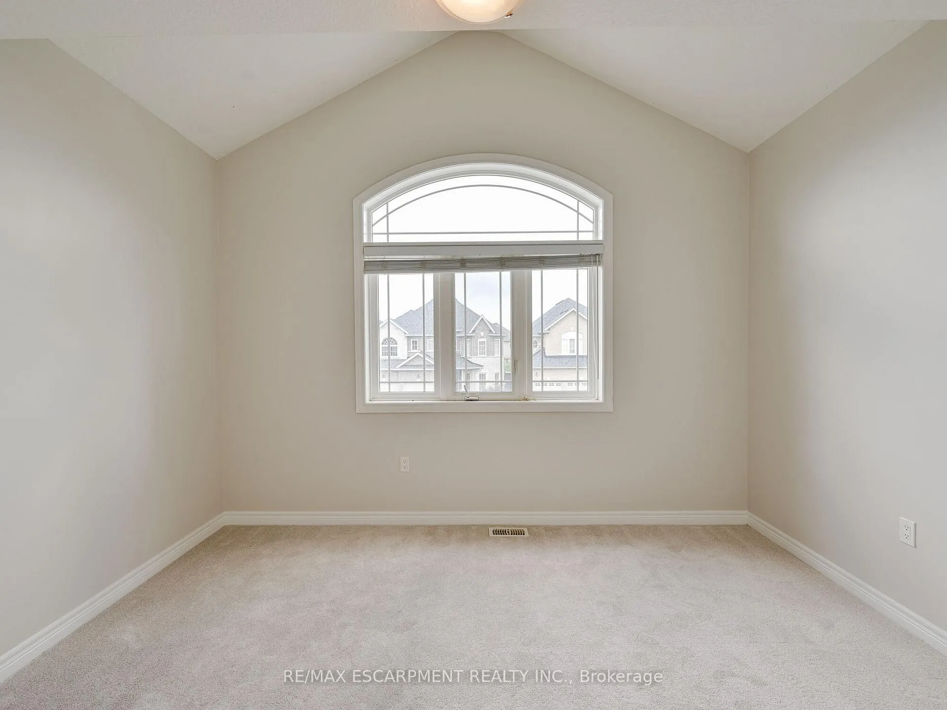 Photo 29 of 56 Dolomiti Court, Hamilton, Rural Glanbrook — HOMEH