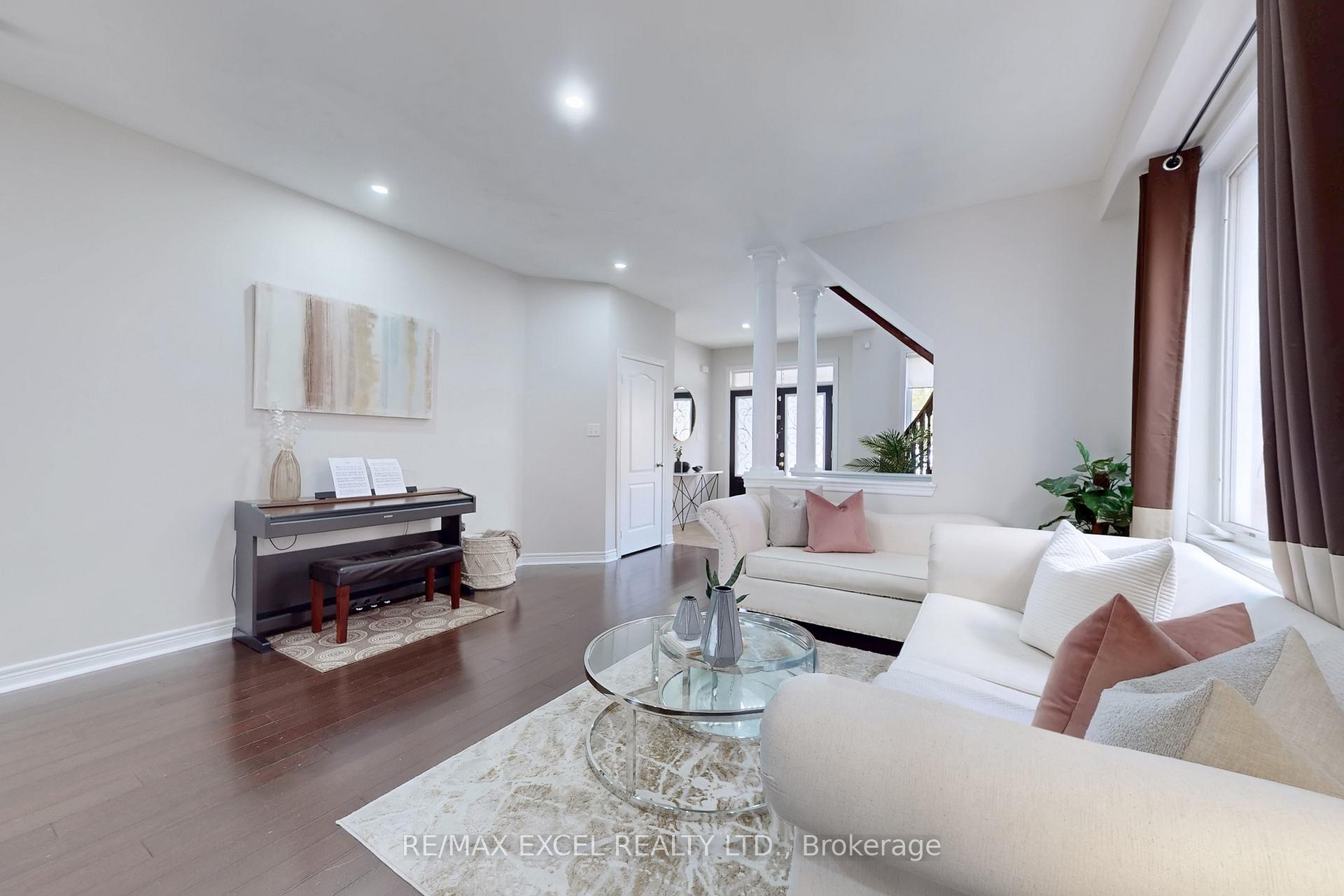 Photo 4 of 25 Lundy Drive, Markham, Box Grove — HOMEH
