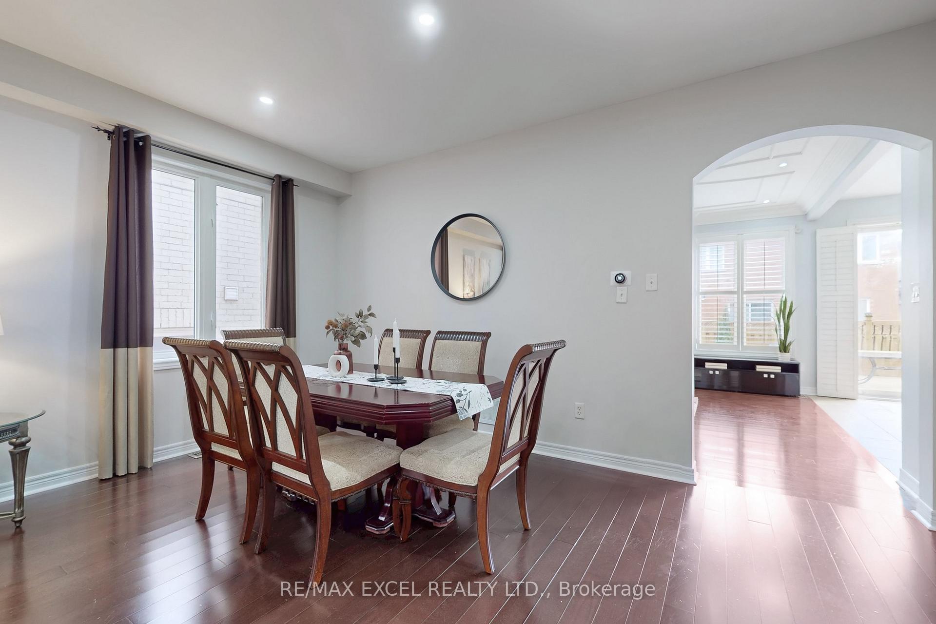 Photo 5 of 25 Lundy Drive, Markham, Box Grove — HOMEH