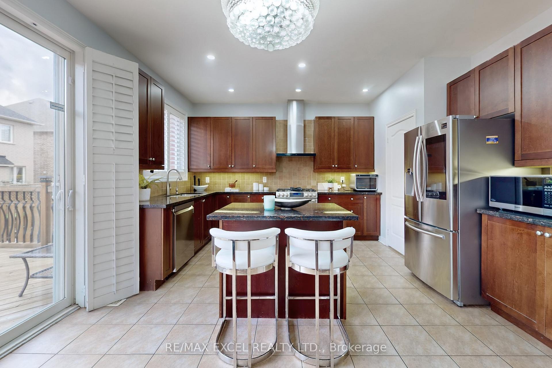 Photo 11 of 25 Lundy Drive, Markham, Box Grove — HOMEH