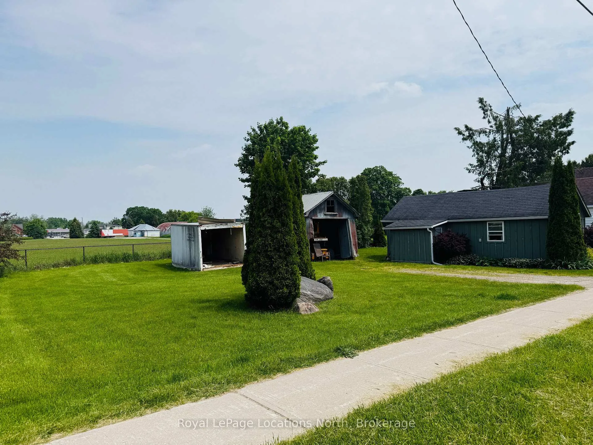 Photo 2 of 177 Collingwood Street, Clearview, Creemore — HOMEH