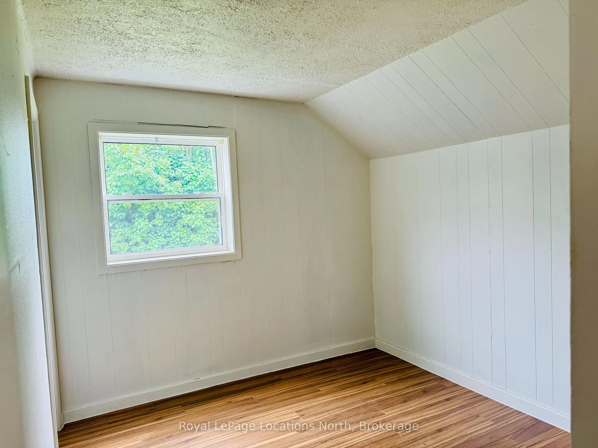 Photo 8 of 177 Collingwood Street, Clearview, Creemore — HOMEH