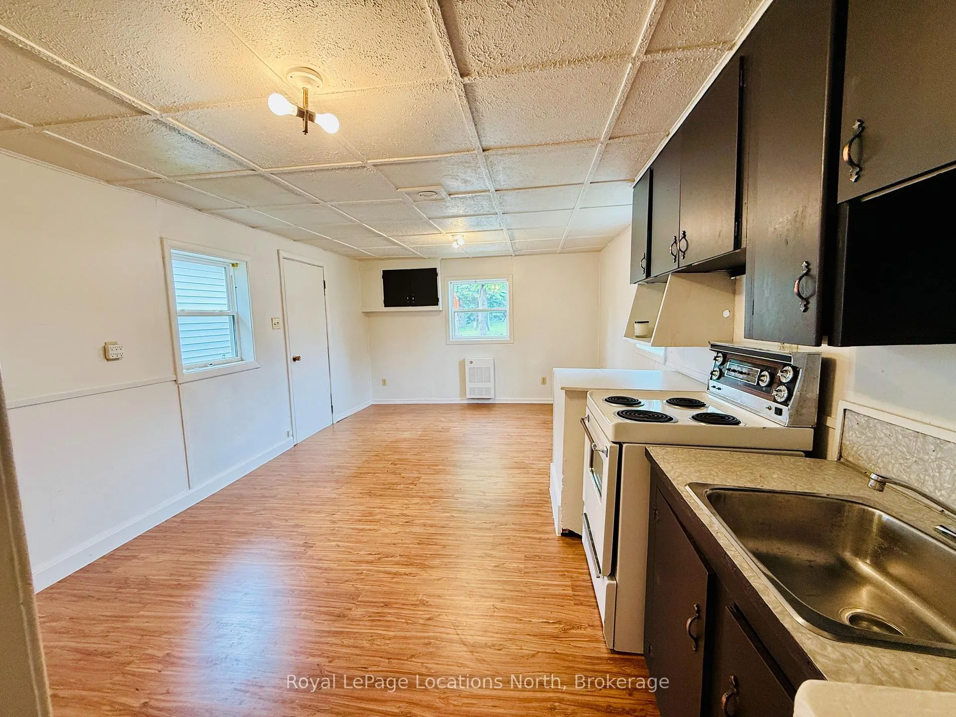 Photo 10 of 177 Collingwood Street, Clearview, Creemore — HOMEH