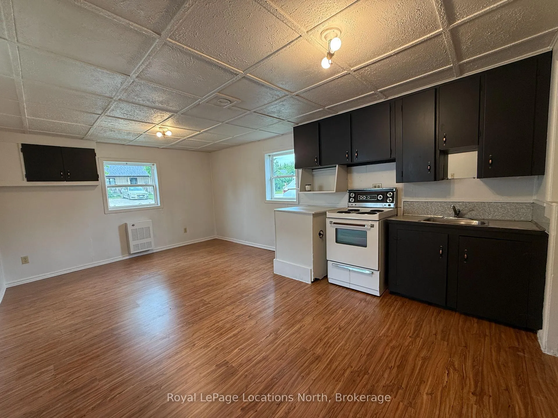 Photo 11 of 177 Collingwood Street, Clearview, Creemore — HOMEH
