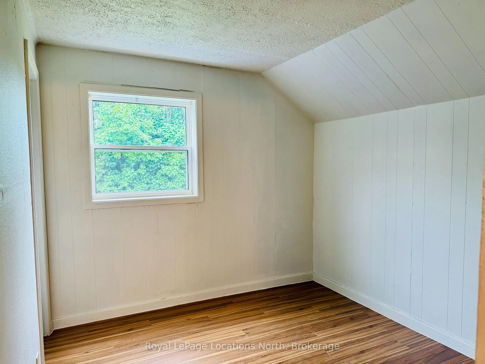 Photo 14 of 177 Collingwood Street, Clearview, Creemore — HOMEH