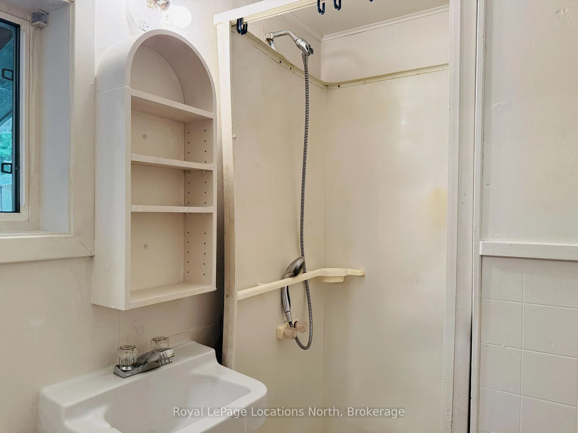 Photo 15 of 177 Collingwood Street, Clearview, Creemore — HOMEH
