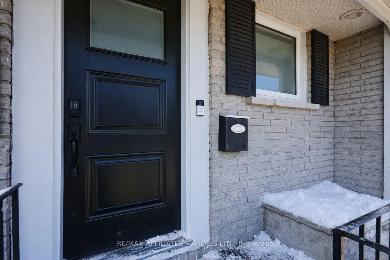 Photo 3 of 1340 Alfred Street, Cornwall — HOMEH