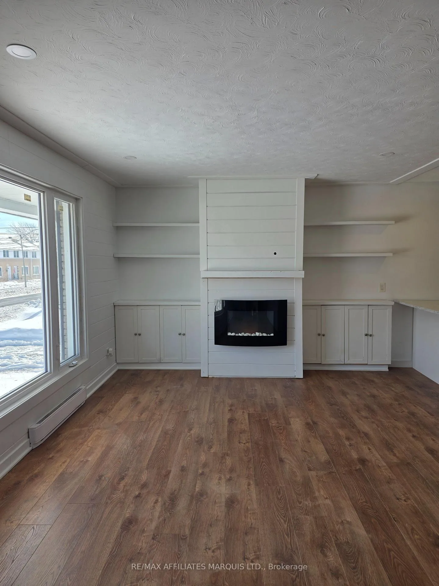 Photo 5 of 1340 Alfred Street, Cornwall — HOMEH