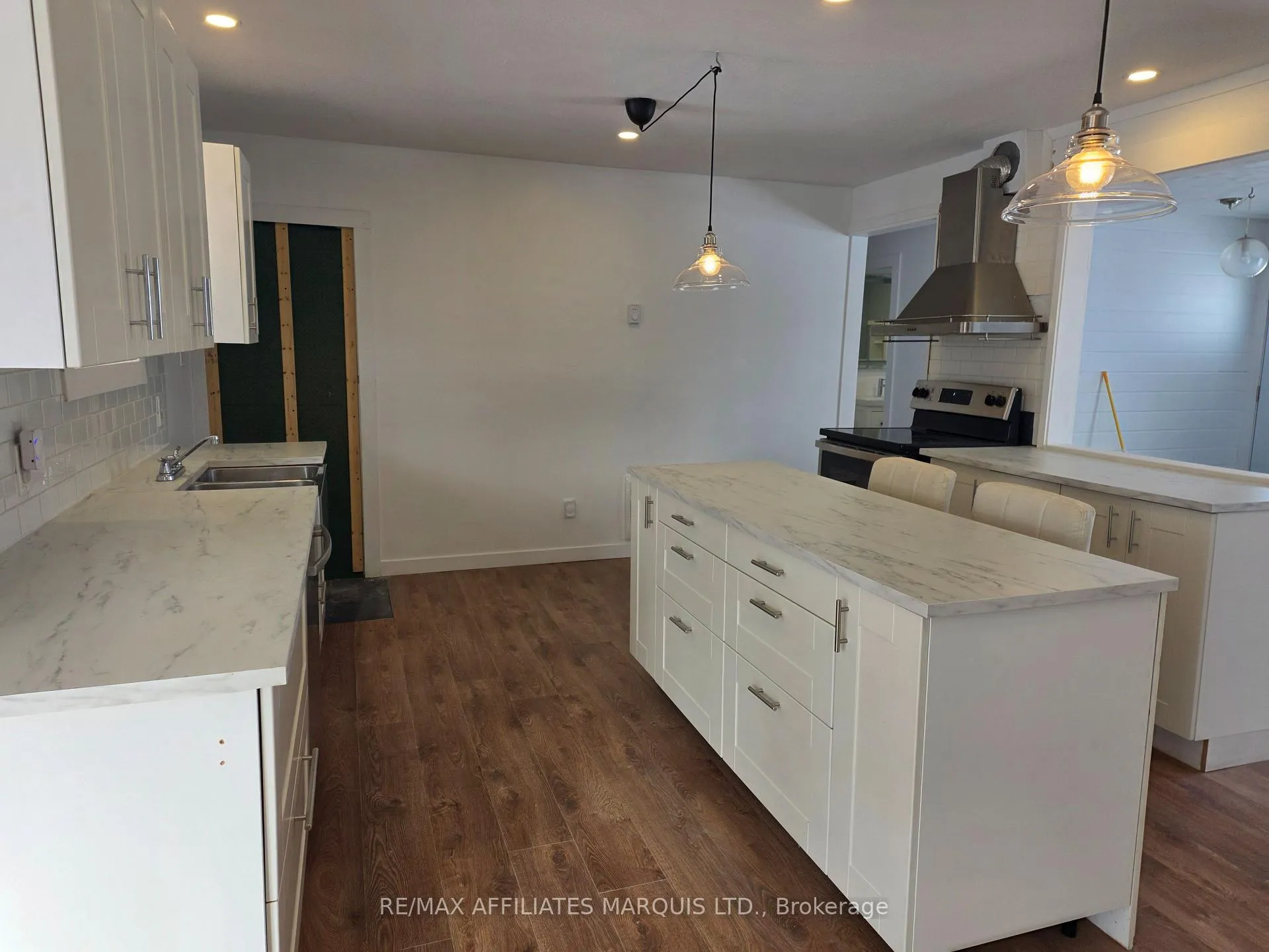 Photo 9 of 1340 Alfred Street, Cornwall — HOMEH