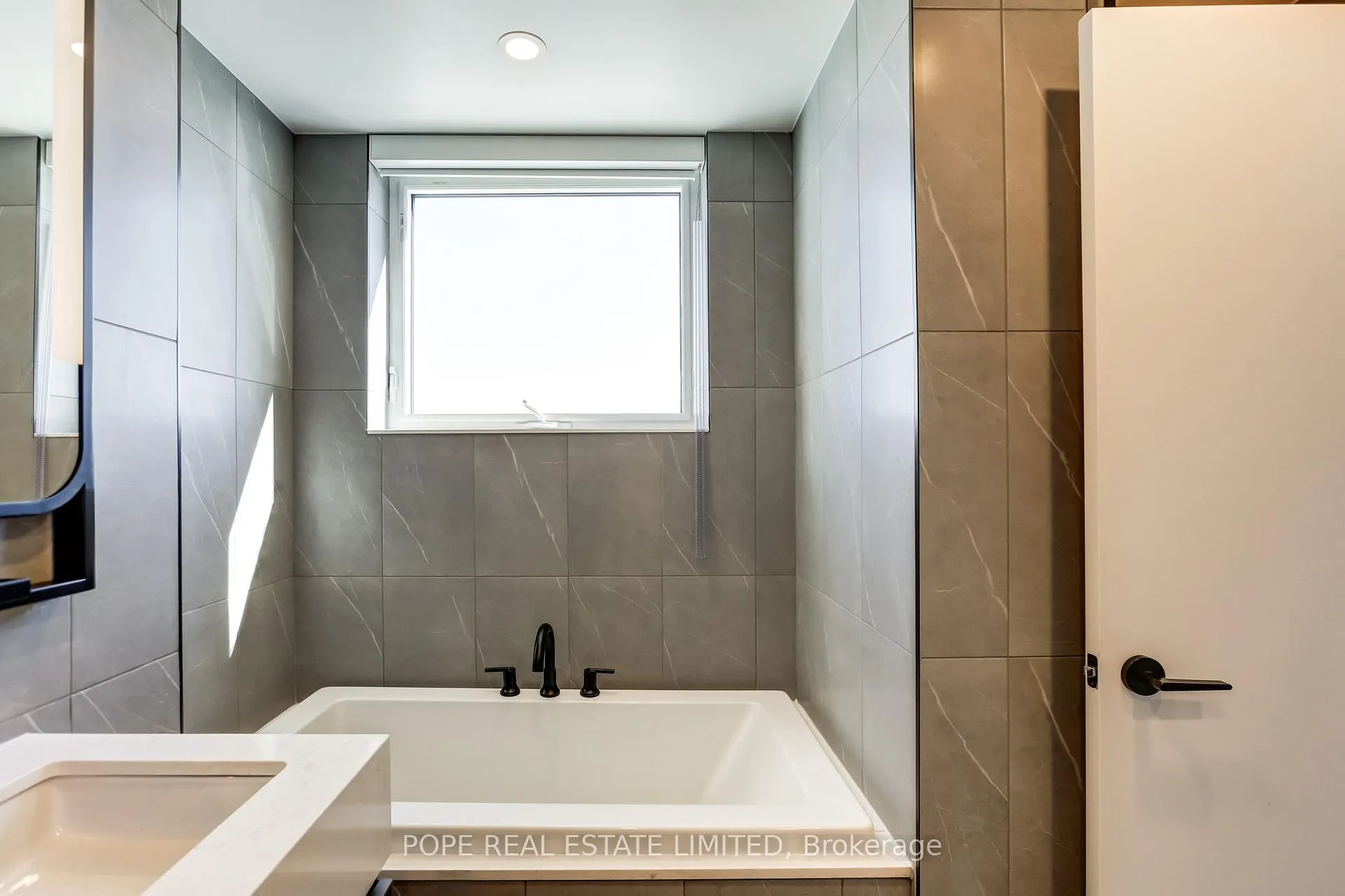 Photo 29 of Unit 1104, 1050 Eastern Avenue, Toronto, Greenwood-Coxwell — HOMEH