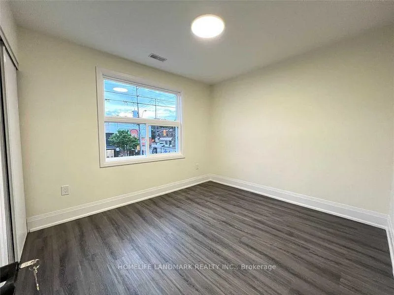 Photo 8 of Unit 2, 1631 Bayview Avenue, Toronto, Leaside — HOMEH
