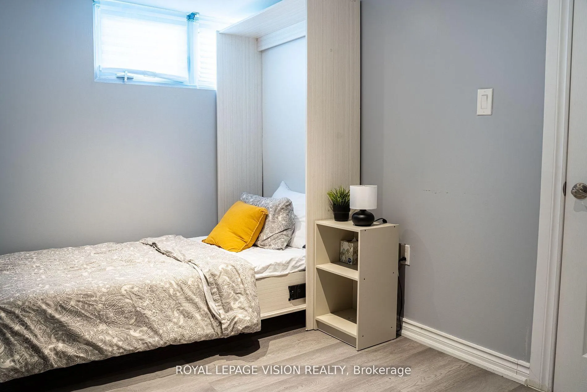 Photo 9 of 28 Jeffton Crescent, Scarborough, Woburn — HOMEH