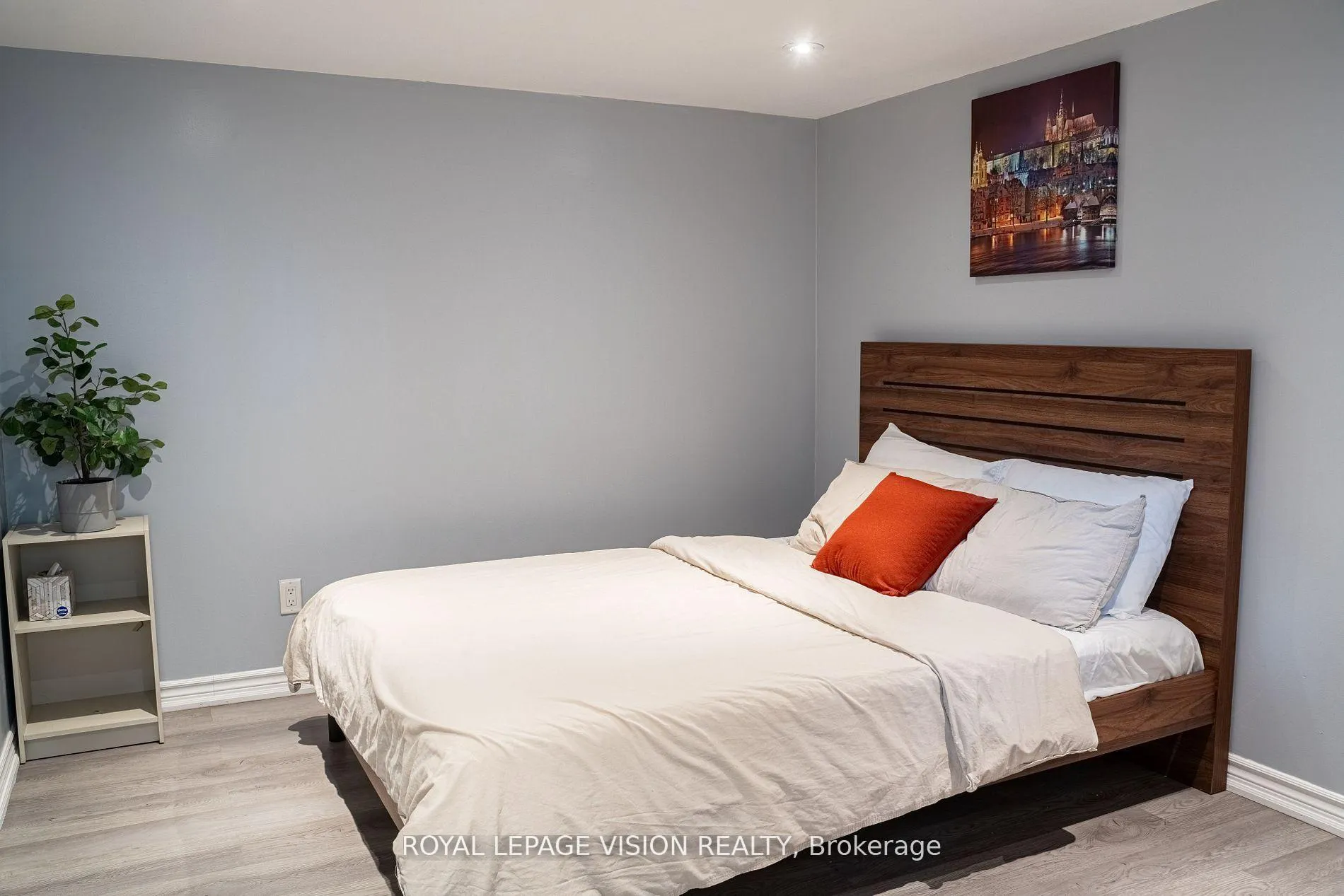 Photo 13 of 28 Jeffton Crescent, Scarborough, Woburn — HOMEH