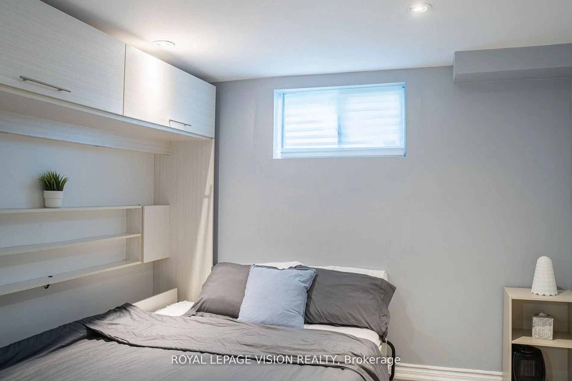 Photo 16 of 28 Jeffton Crescent, Scarborough, Woburn — HOMEH