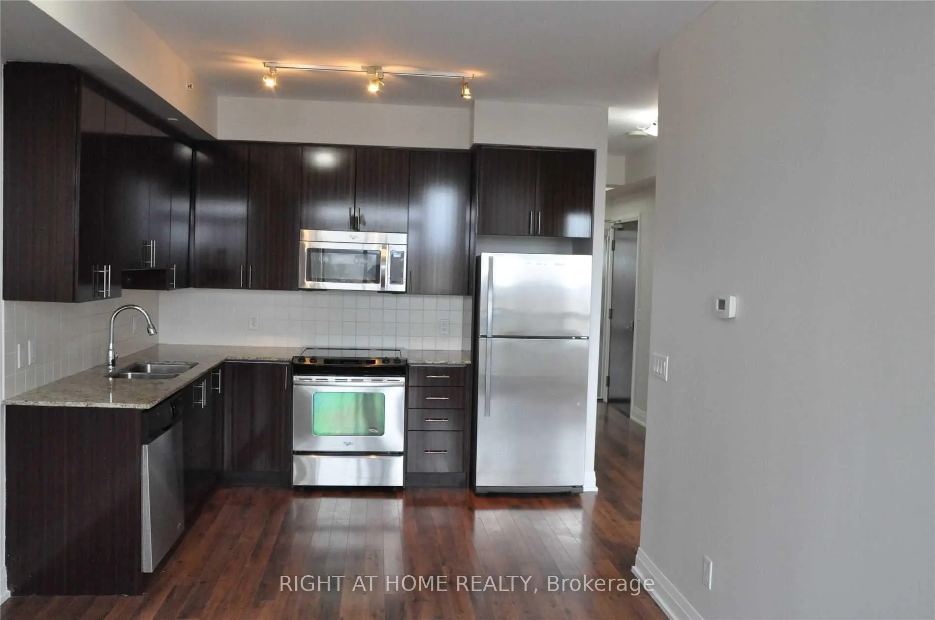 Photo 3 of Unit 712, 75 North Park Road, Vaughan, Beverley Glen — HOMEH