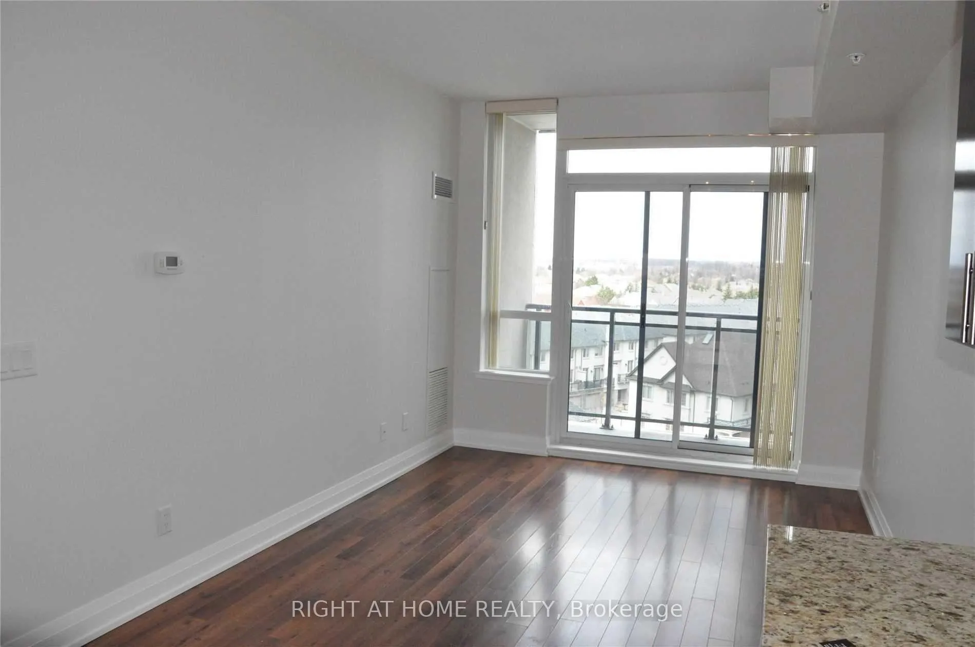 Photo 4 of Unit 712, 75 North Park Road, Vaughan, Beverley Glen — HOMEH