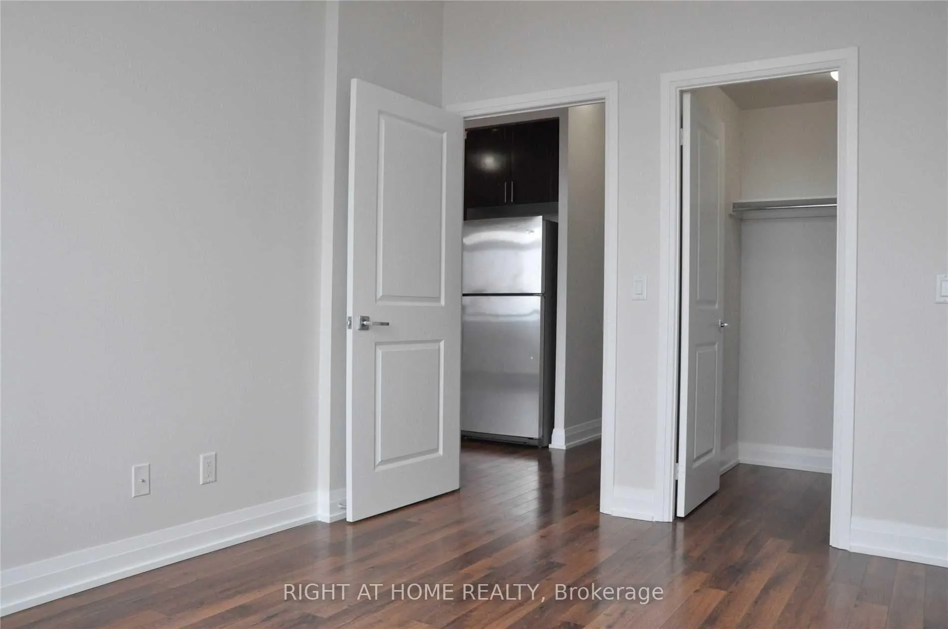 Photo 6 of Unit 712, 75 North Park Road, Vaughan, Beverley Glen — HOMEH