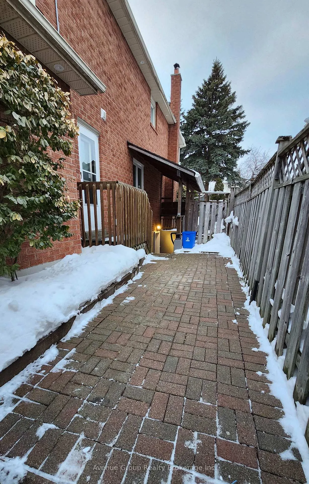 Photo 4 of Unit Bsmt, 508 Lightfoot Place, Pickering, Woodlands — HOMEH