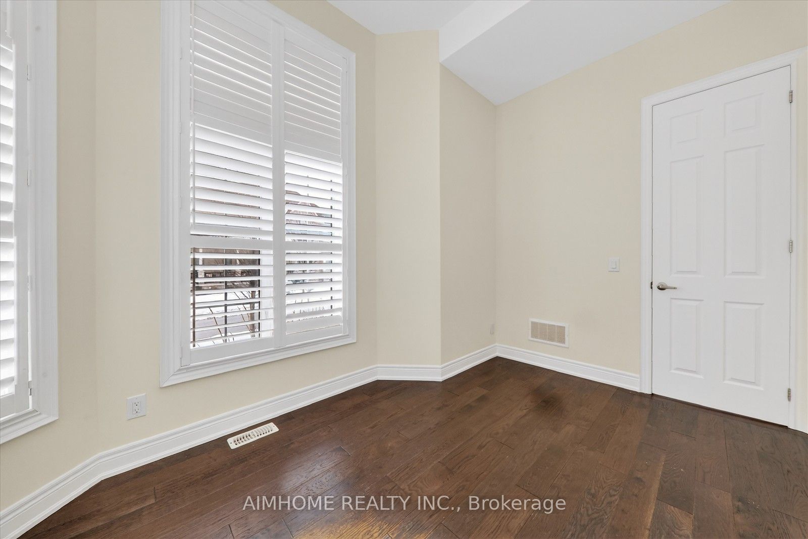 Photo 8 of 94 Brabin Circle, Whitby, Rural Whitby — HOMEH