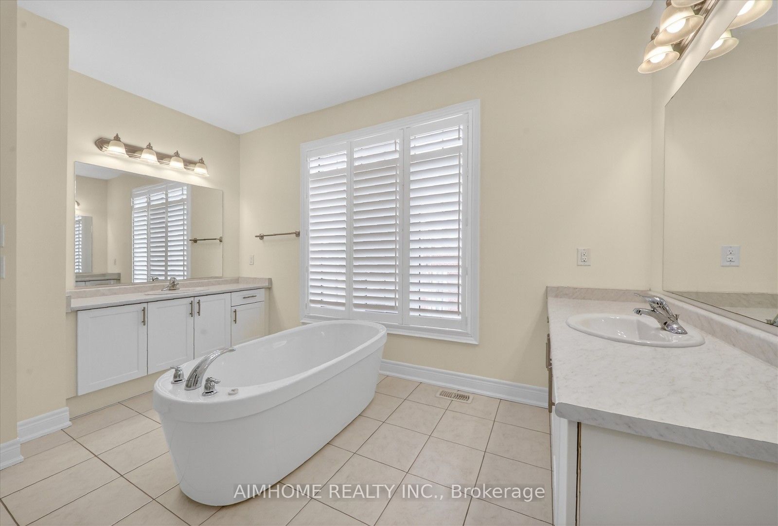 Photo 24 of 94 Brabin Circle, Whitby, Rural Whitby — HOMEH