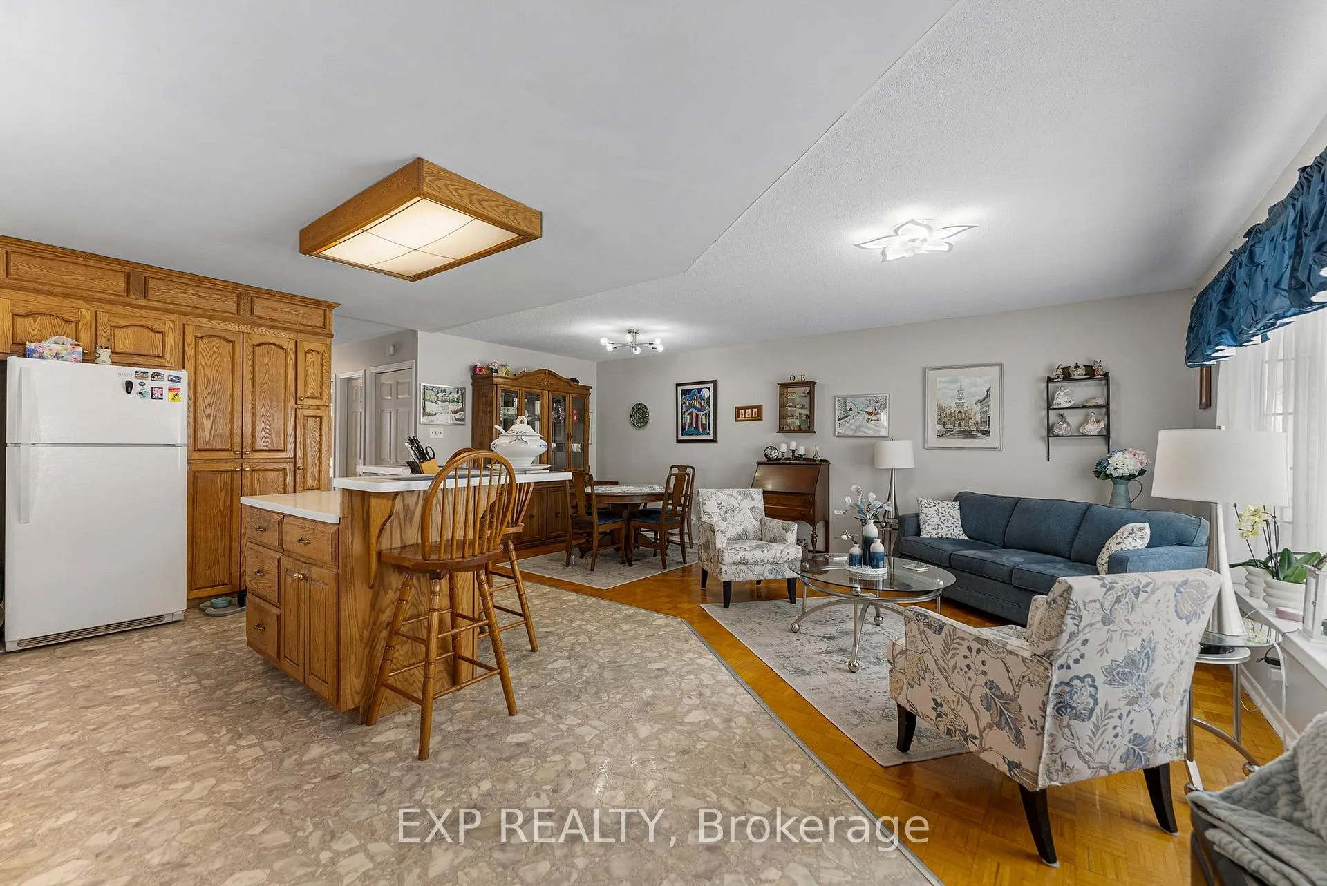 Photo 5 of 225 Airth Boulevard, Renfrew — HOMEH