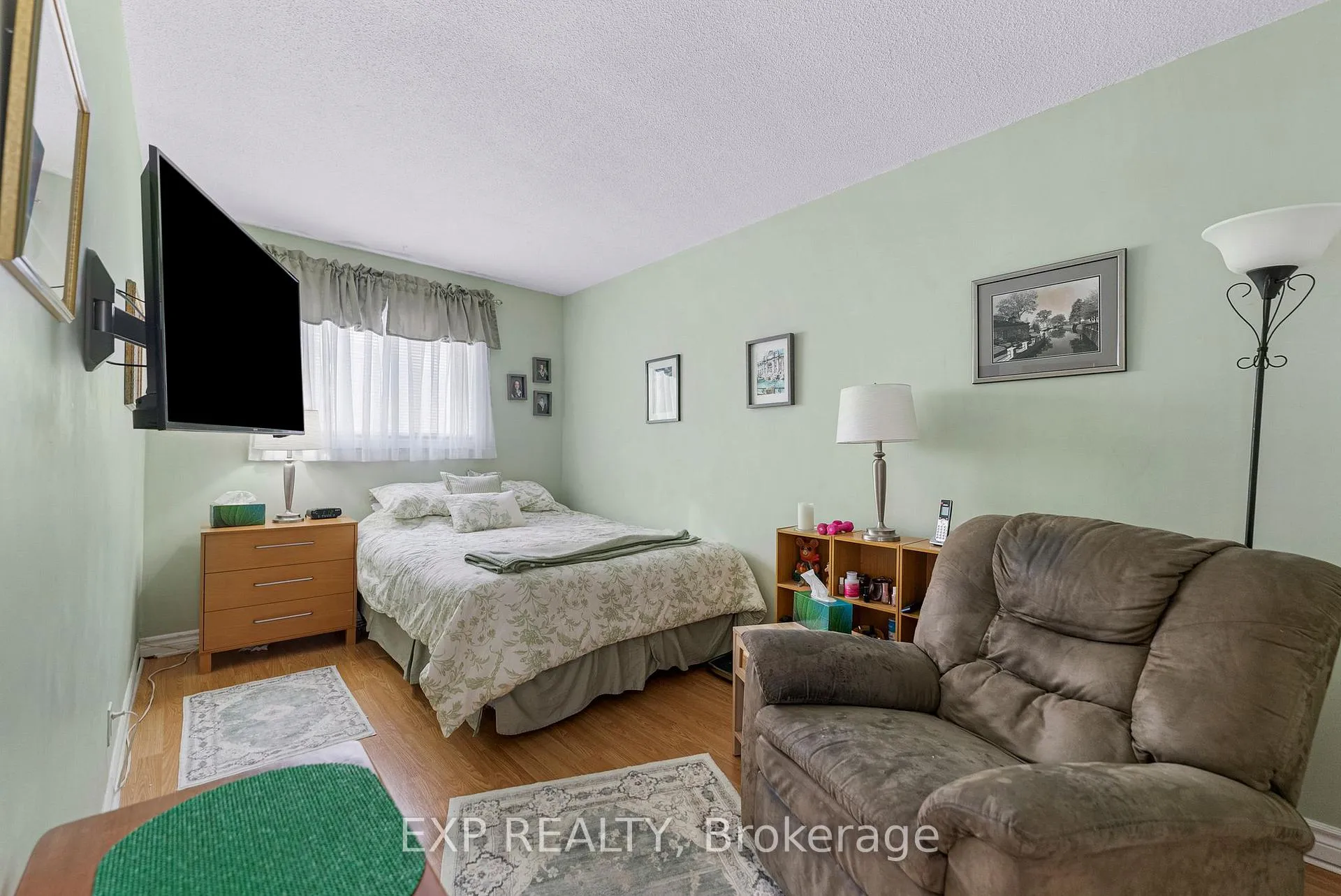 Photo 16 of 225 Airth Boulevard, Renfrew — HOMEH