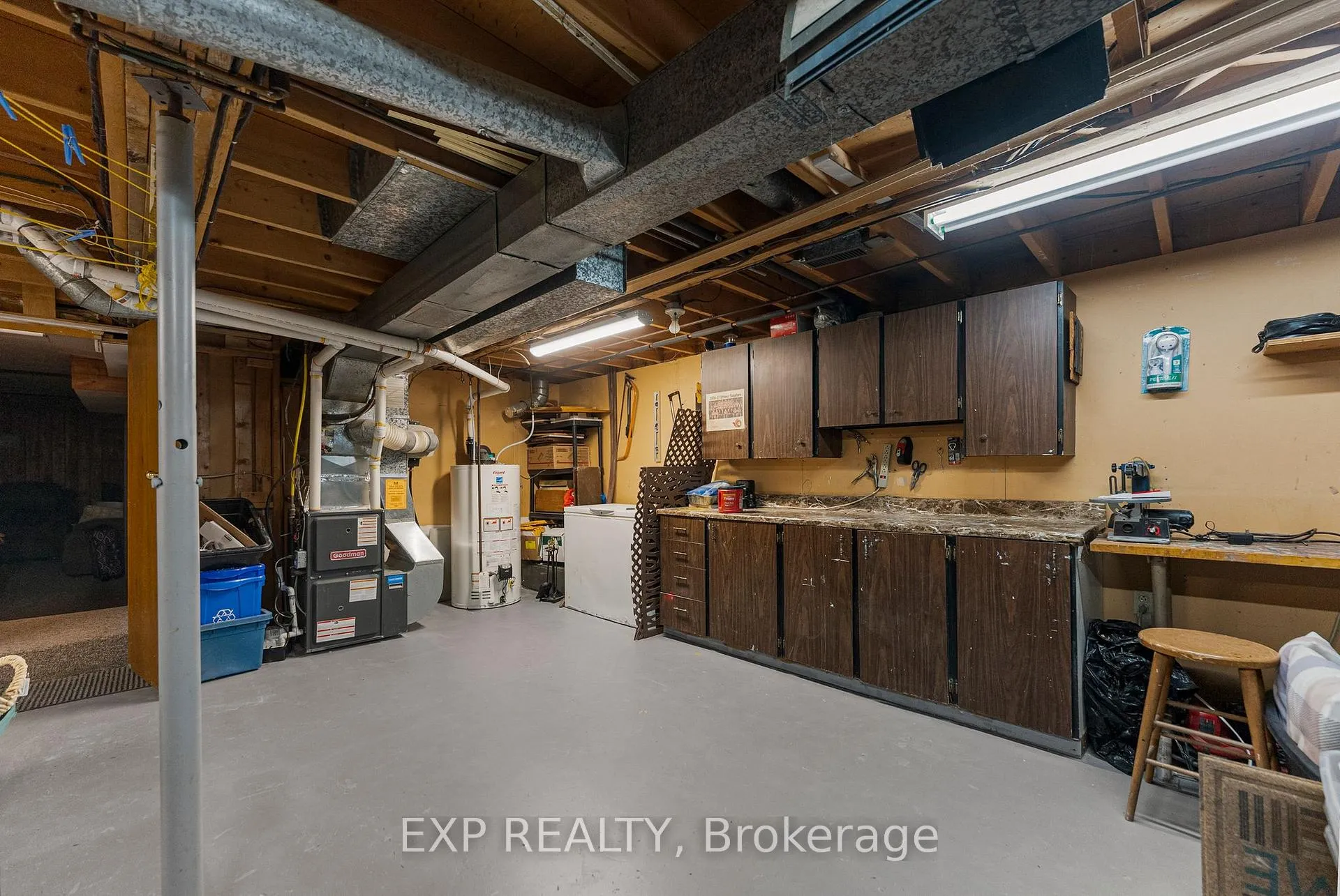 Photo 18 of 225 Airth Boulevard, Renfrew — HOMEH