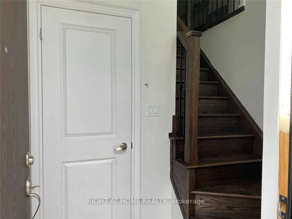 Photo 3 of 12 Pony Farm Drive, Etobicoke, Willowridge-Martingrove-Richview — HOMEH