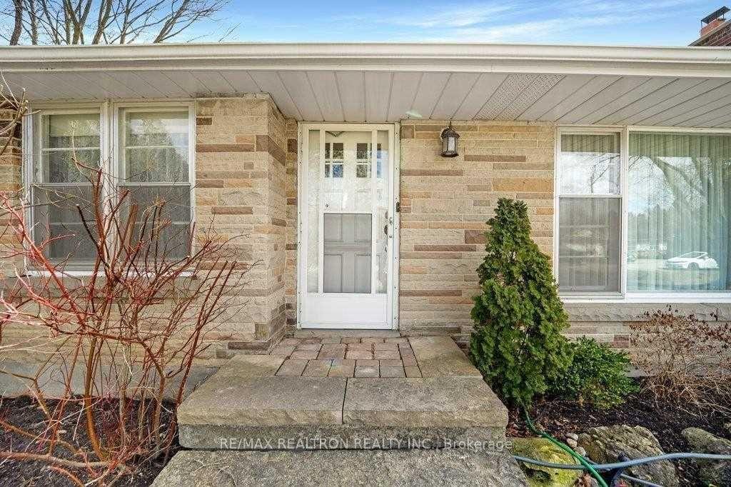 Photo 3 of 145 Melrose Avenue, King, King City — HOMEH