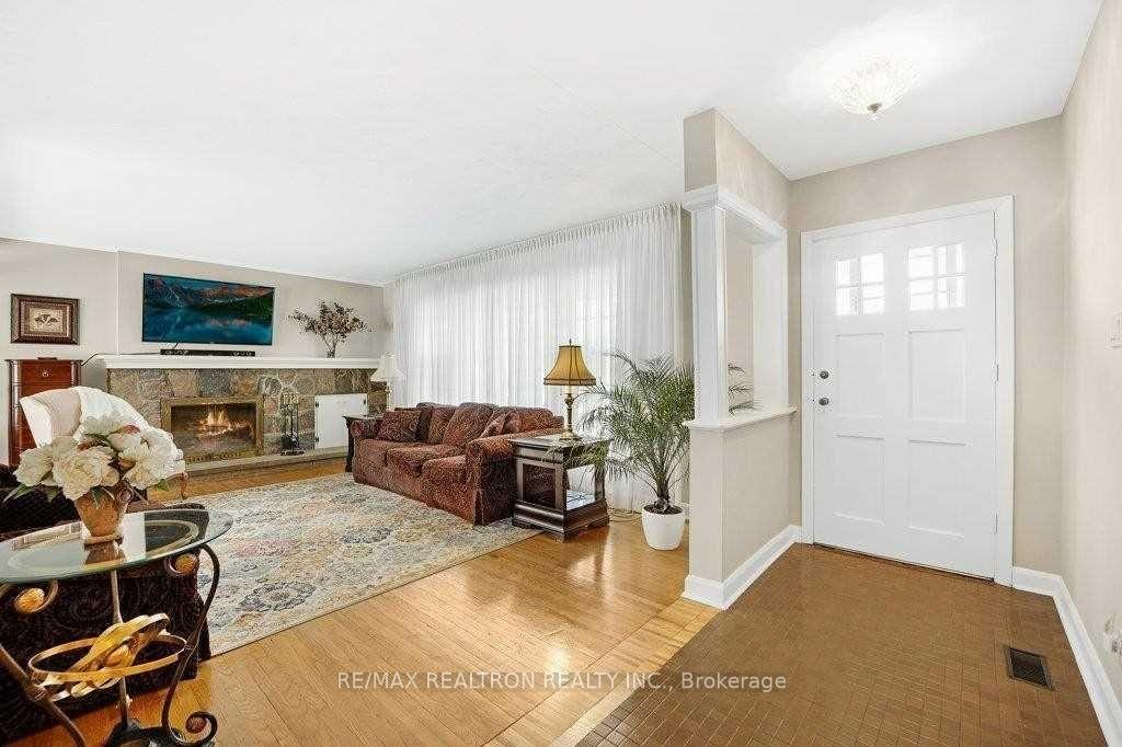 Photo 5 of 145 Melrose Avenue, King, King City — HOMEH