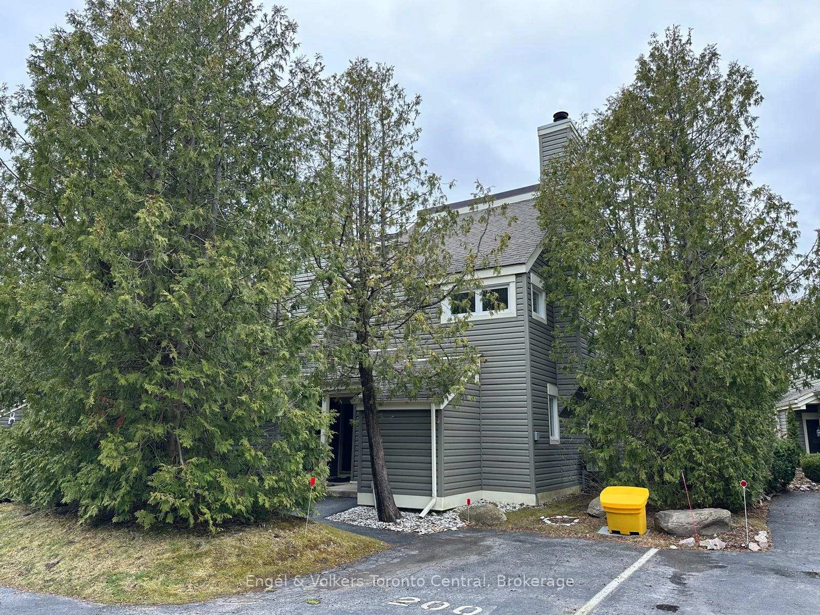 Photo 1 of 200 Escarpment Crescent, Collingwood — HOMEH