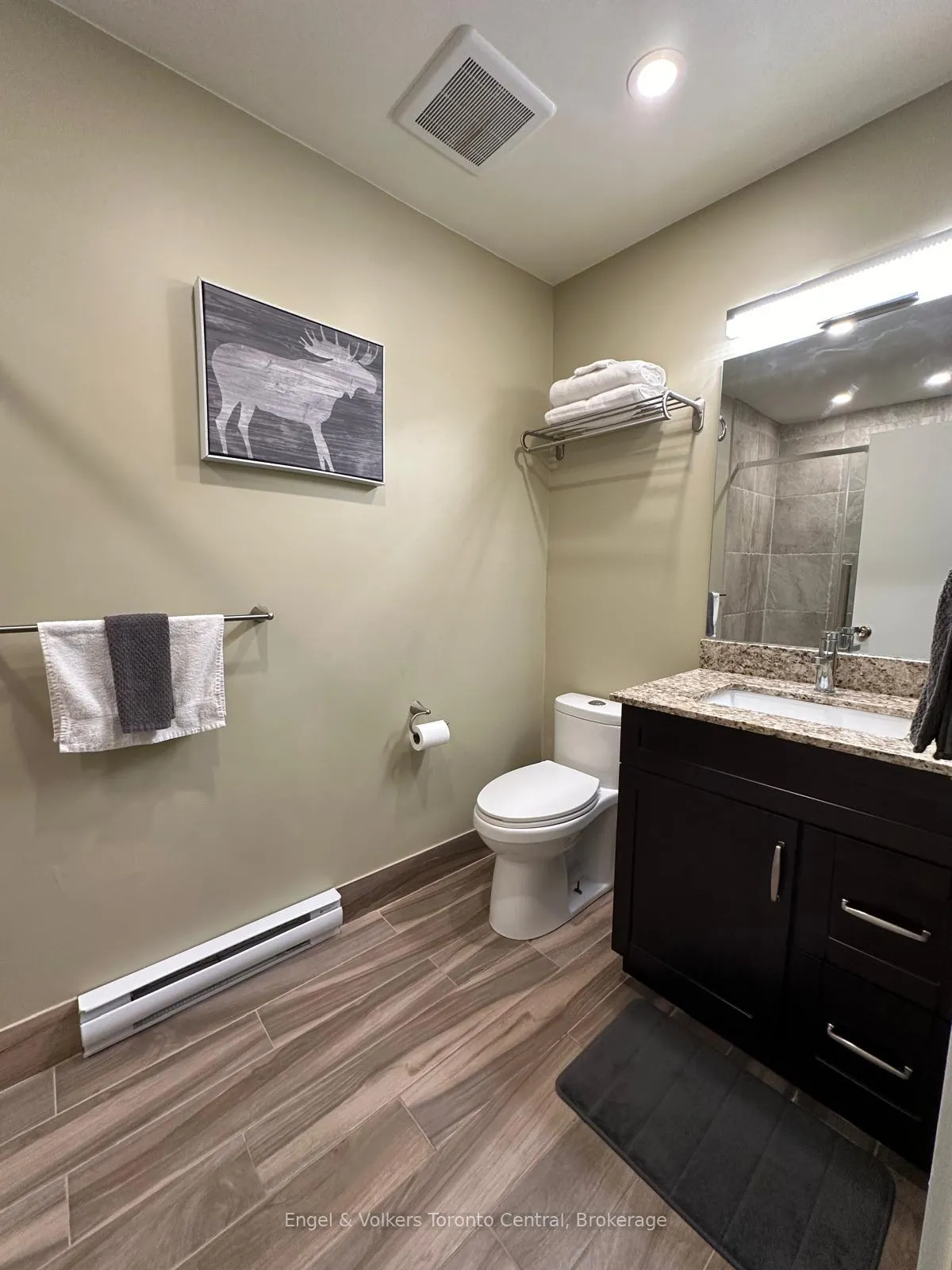 Photo 26 of 200 Escarpment Crescent, Collingwood — HOMEH