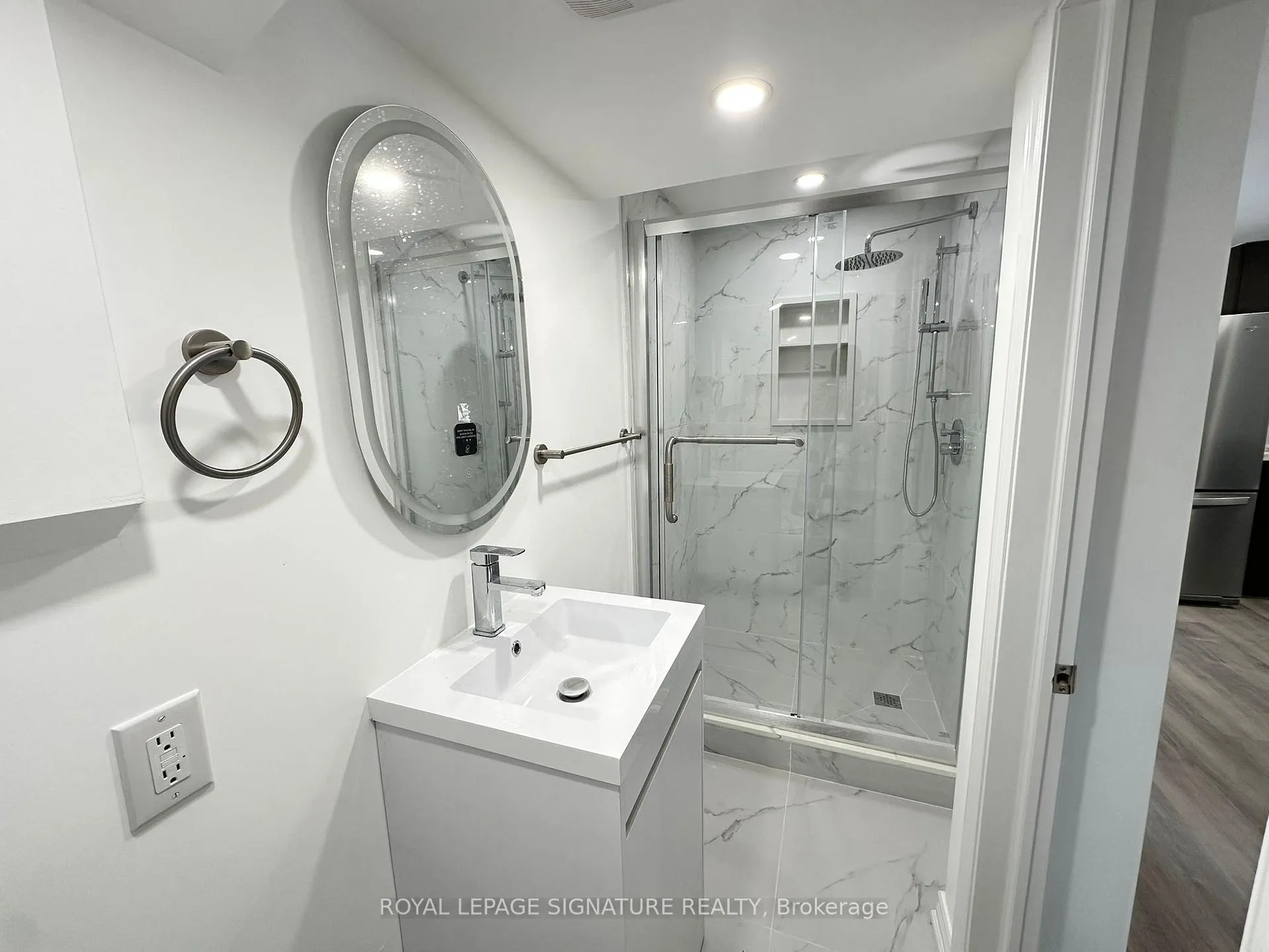 Photo 7 of Unit Lower, 17 Tamarisk Drive, Etobicoke, West Humber-Clairville — HOMEH