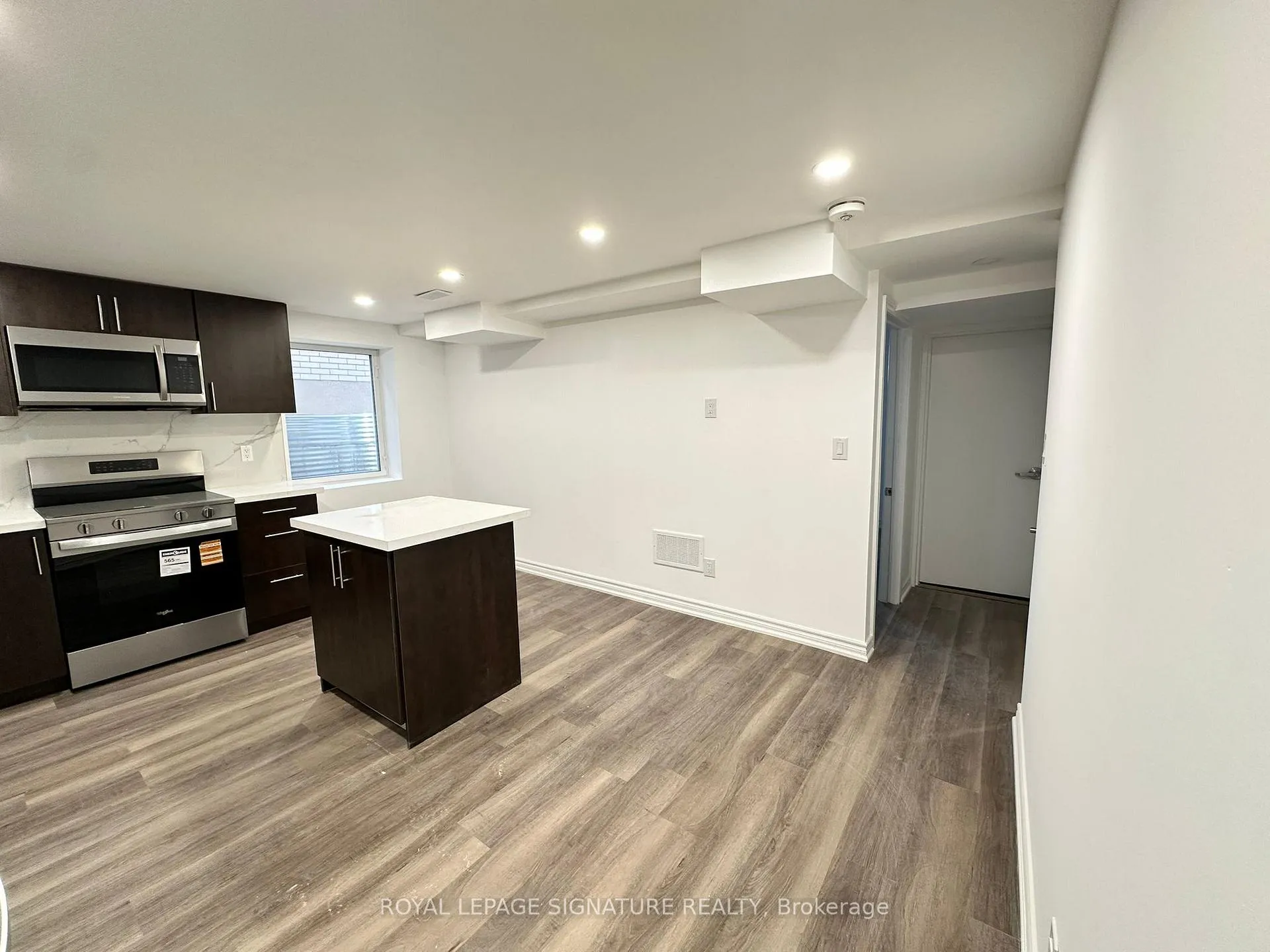 Photo 13 of Unit Lower, 17 Tamarisk Drive, Etobicoke, West Humber-Clairville — HOMEH