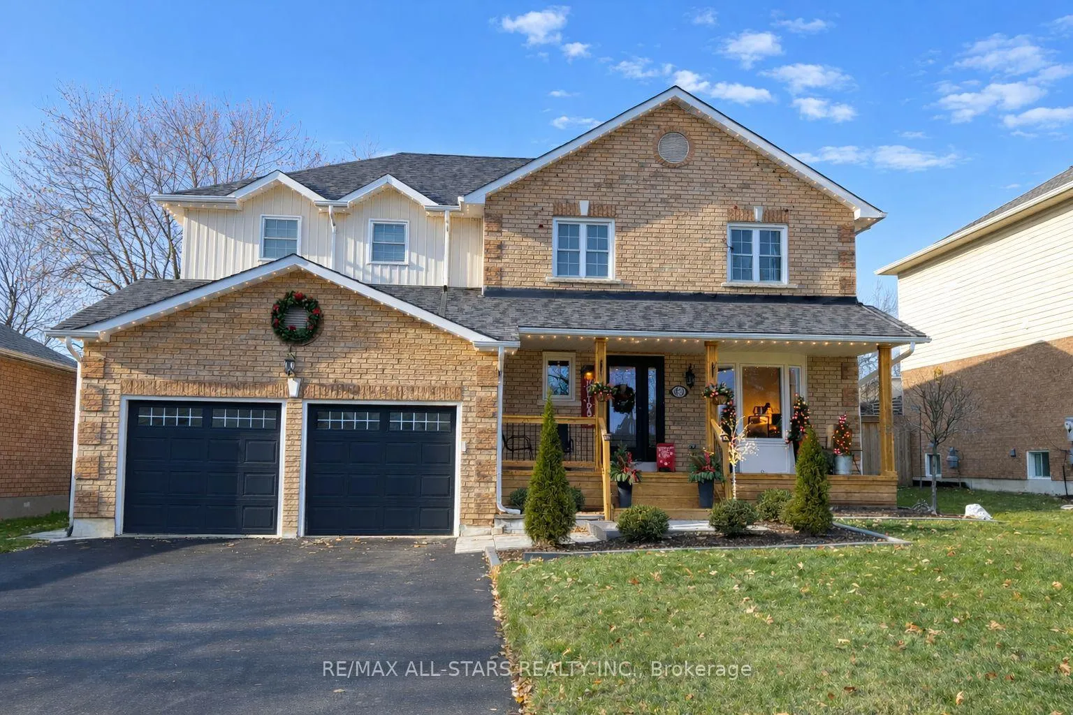 Photo 1 of 43 Mcguire Crescent, Uxbridge — HOMEH