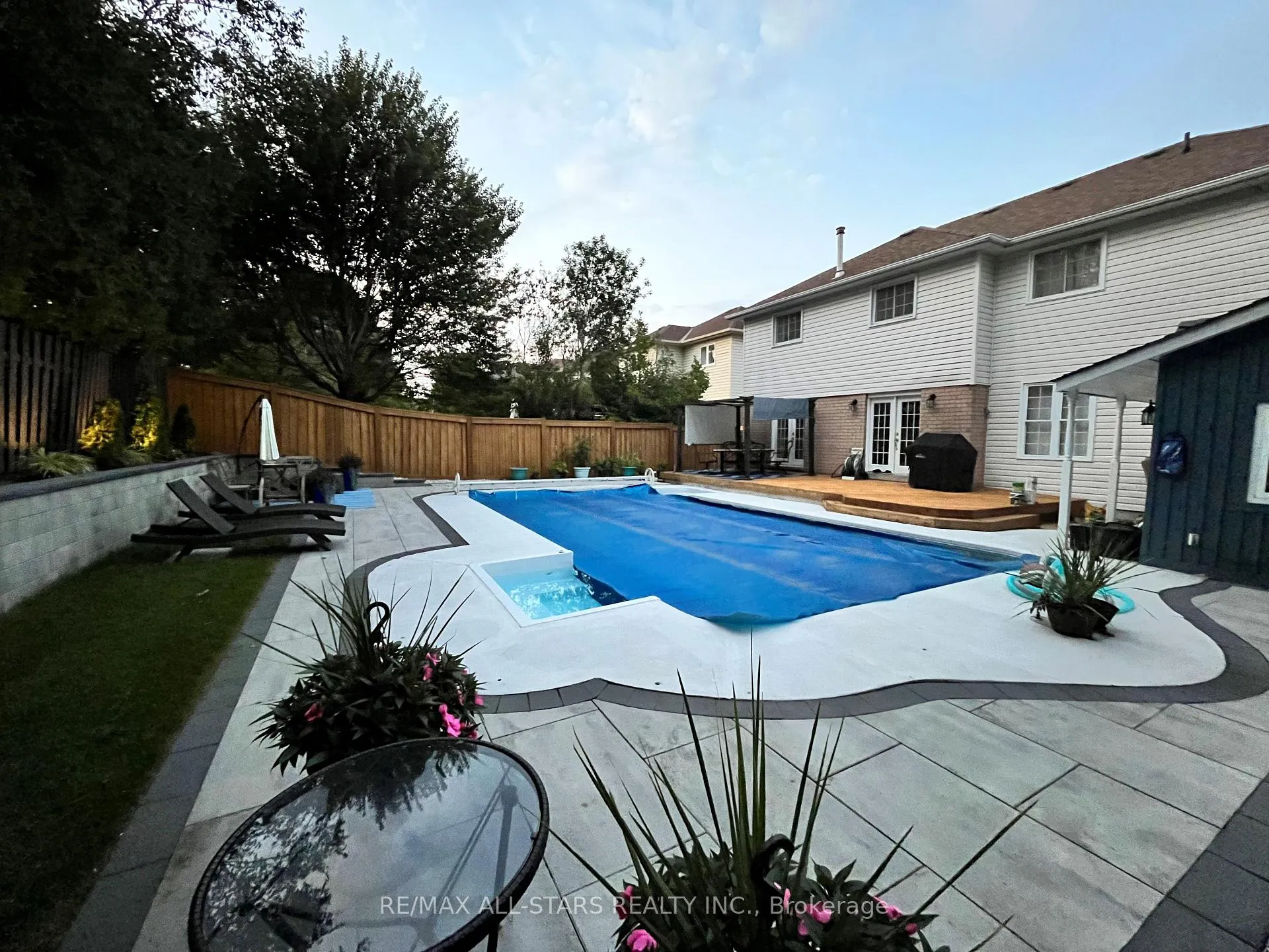 Photo 4 of 43 Mcguire Crescent, Uxbridge — HOMEH