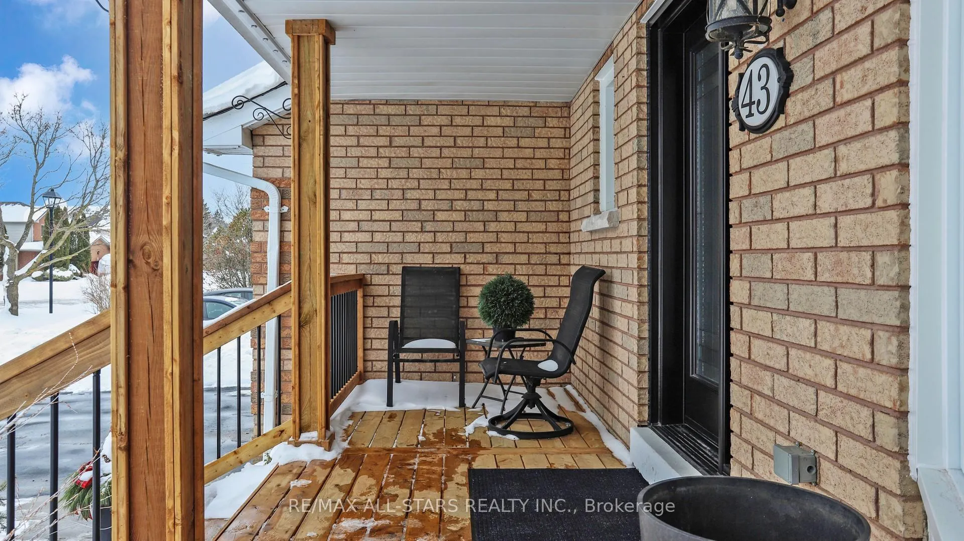 Photo 10 of 43 Mcguire Crescent, Uxbridge — HOMEH