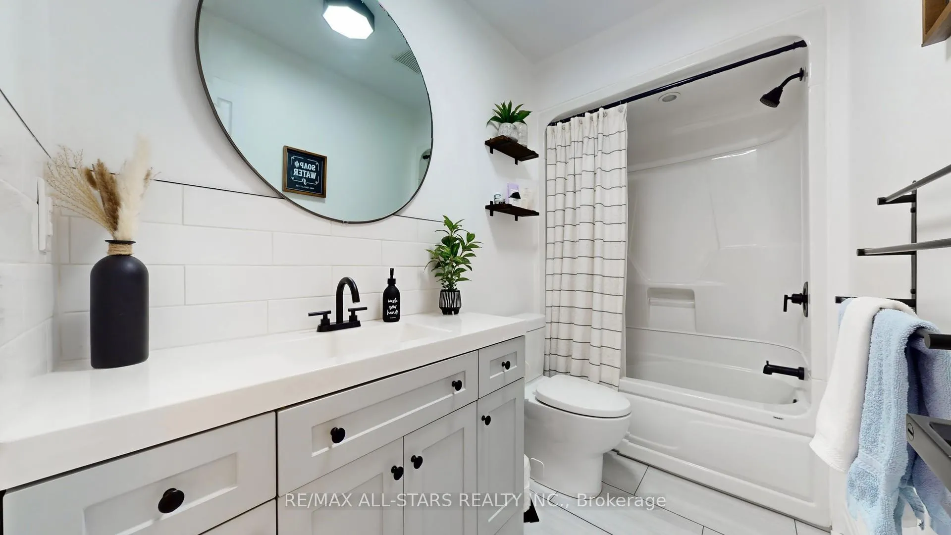 Photo 33 of 43 Mcguire Crescent, Uxbridge — HOMEH