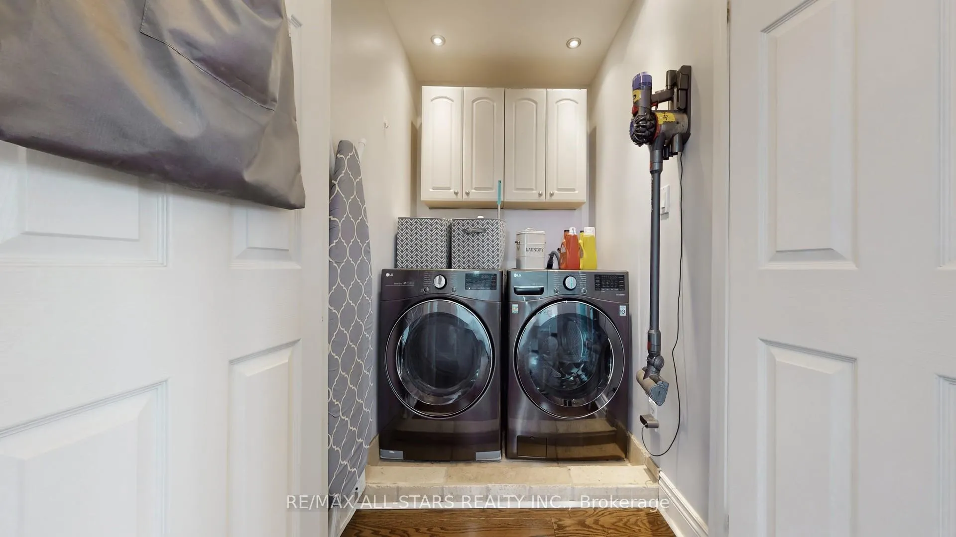 Photo 34 of 43 Mcguire Crescent, Uxbridge — HOMEH
