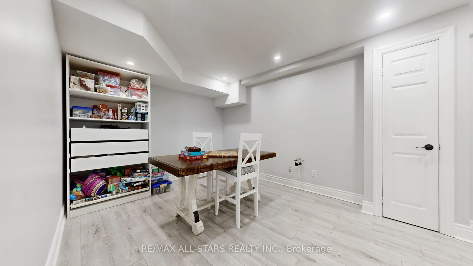 Photo 38 of 43 Mcguire Crescent, Uxbridge — HOMEH