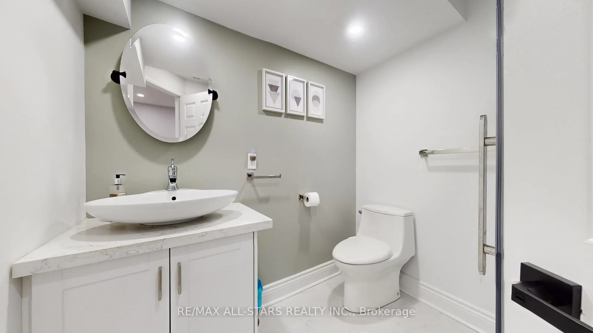 Photo 40 of 43 Mcguire Crescent, Uxbridge — HOMEH